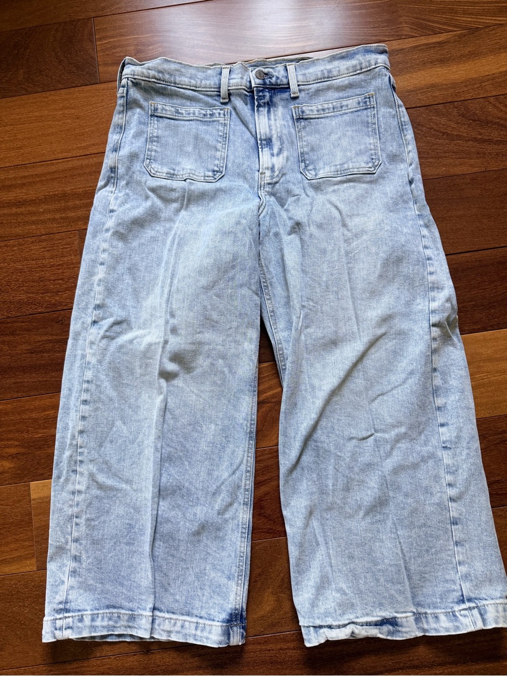 GAP Light Wash Cropped Wide-Leg Jeans